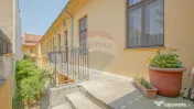 3 camere în Centrul Istoric: 90 mp, curte privată și v...