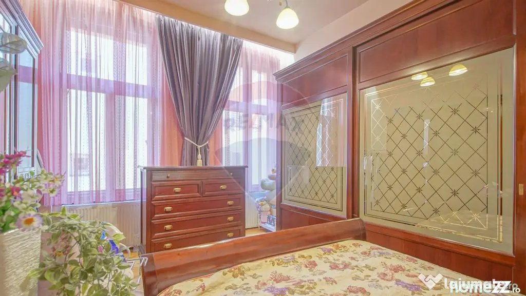 3 camere în Centrul Istoric: 90 mp, curte privată și v...