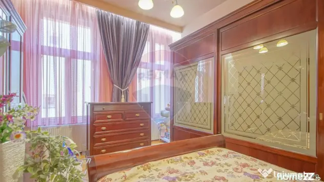 3 camere în Centrul Istoric: 90 mp, curte privată și v...