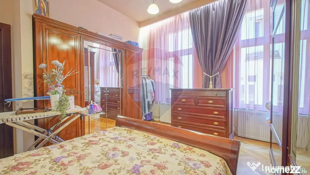 3 camere în Centrul Istoric: 90 mp, curte privată și v...