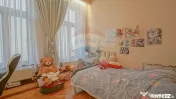 3 camere în Centrul Istoric: 90 mp, curte privată și v... 