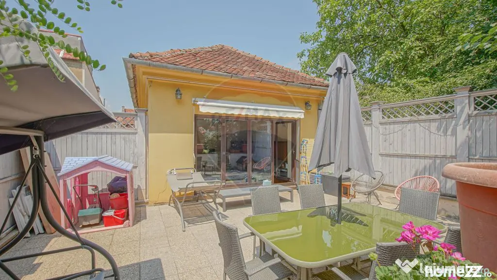 3 camere în Centrul Istoric: 90 mp, curte privată și v...