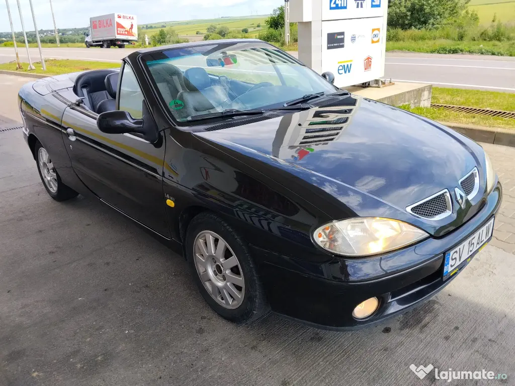 Vând Renault cabrio