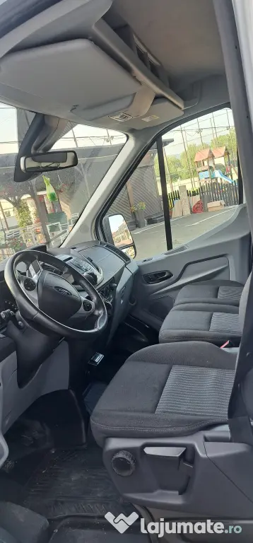 Autoutilitara Ford Transit