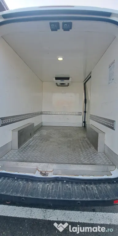 Autoutilitara Ford Transit