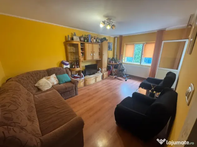 Apartament decomandat 2, camere , etaj 2 , Brazda
