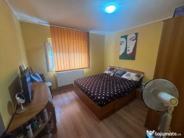 Apartament decomandat 2, camere , etaj 2 , Brazda