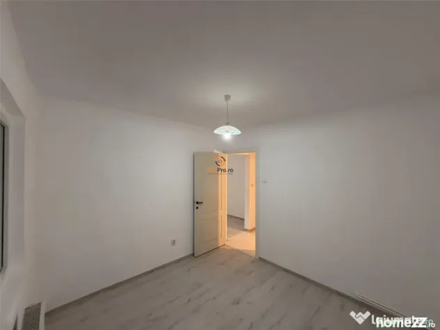 Apartament recent renovat cu centrala proprie parter zona Sa
