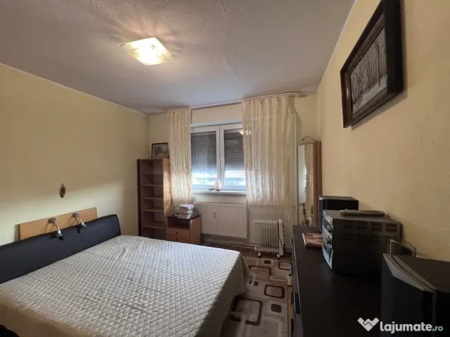 Apartament 3 camere Cotroceni, etaj 4, mobilat parțial