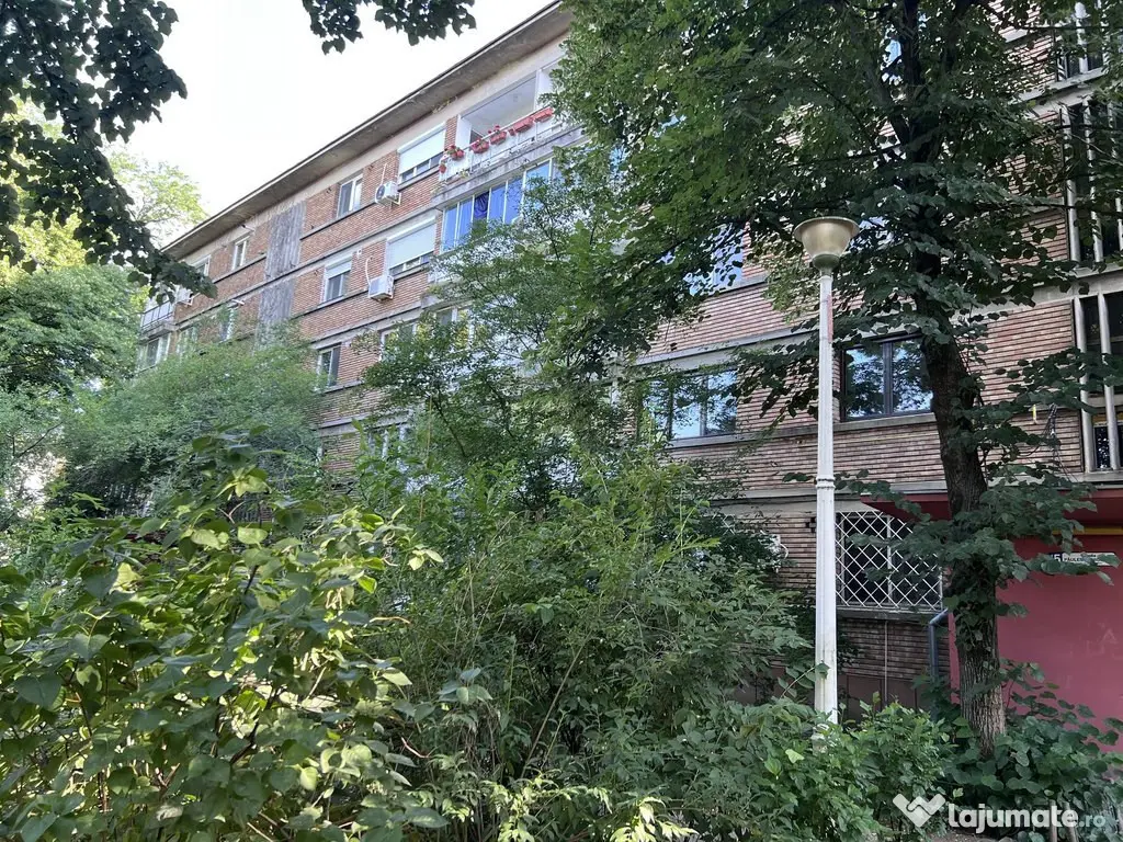 Apartament 3 camere Cotroceni, etaj 4, mobilat parțial