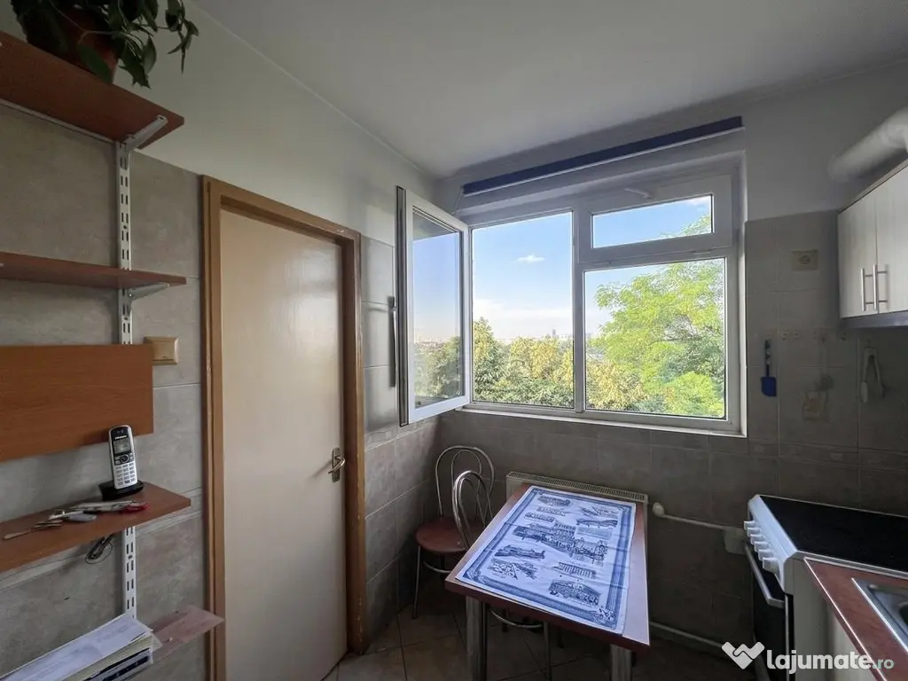 Apartament 3 camere Cotroceni, etaj 4, mobilat parțial