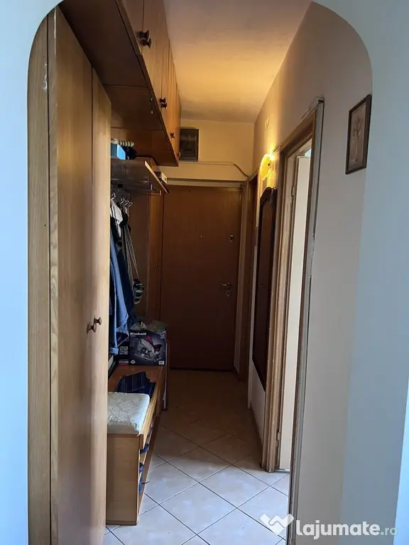 Apartament 3 camere Cotroceni, etaj 4, mobilat parțial