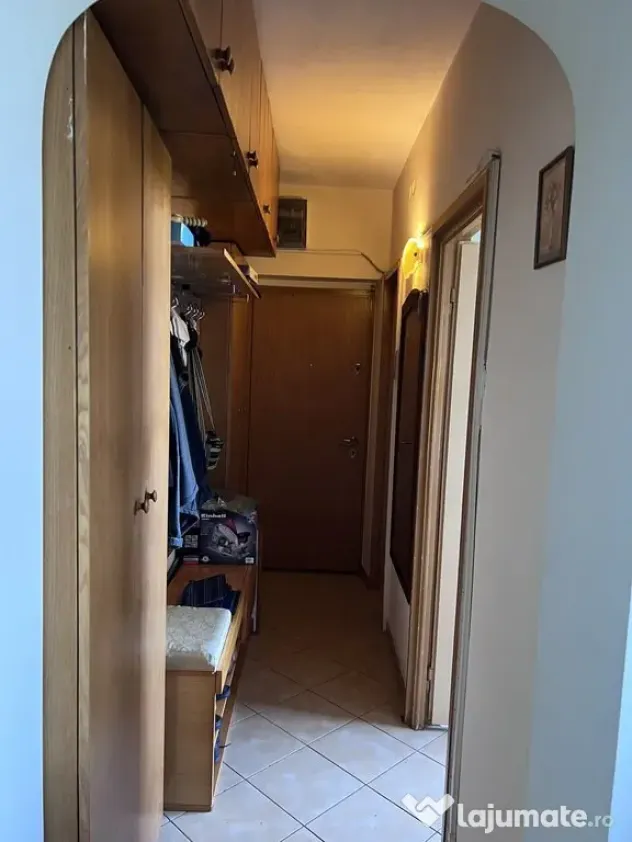 Apartament 3 camere Cotroceni, etaj 4, mobilat parțial