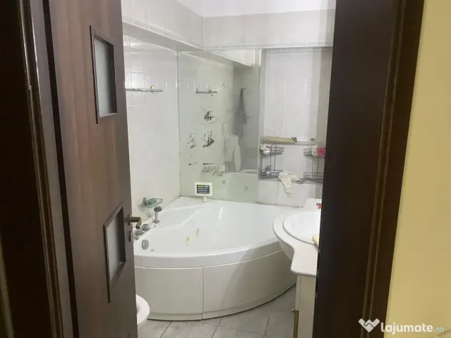 Apartament 4 camere(fost5) - Blv. Unirii(La fântâni), 1...