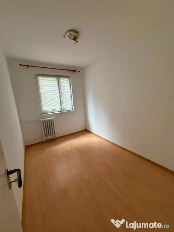 Apartament 3 camere de vânzare – Ploiești, zona Nord – Cartier Polux