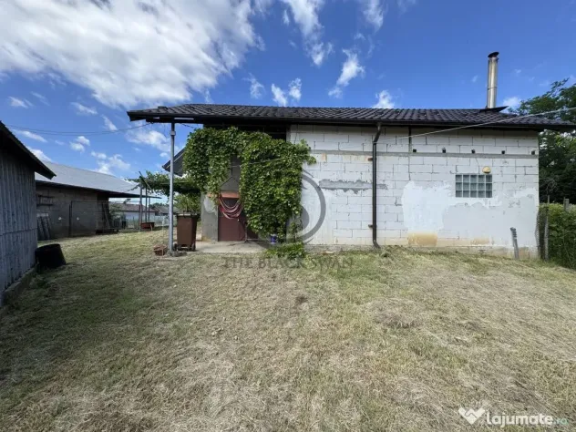 Casa de vanzare I Teren 3117mp I Malaiestii de Jos I Comi...