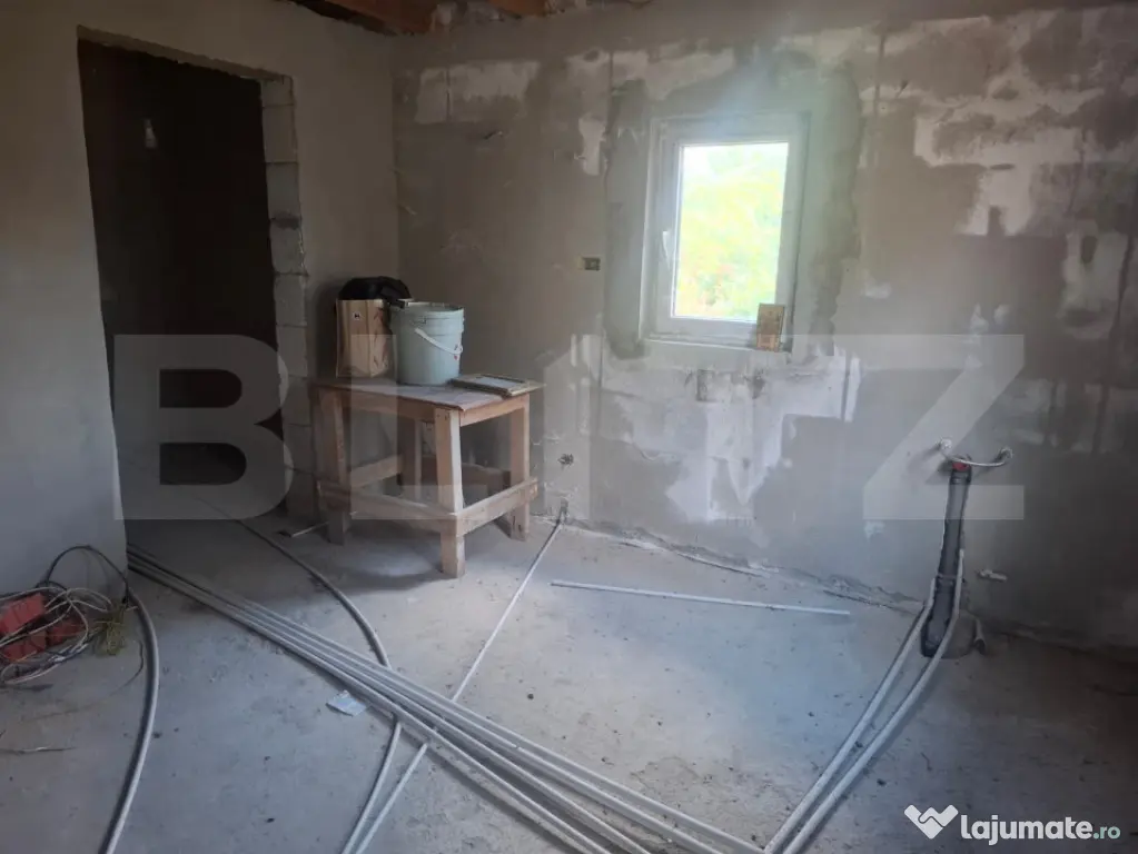 Casa cu priveliste panoramica deosebita + multa vegetatie