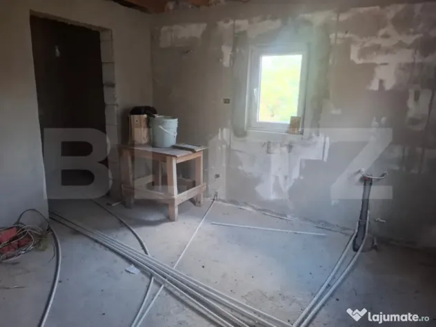 Casa cu priveliste panoramica deosebita + multa vegetatie