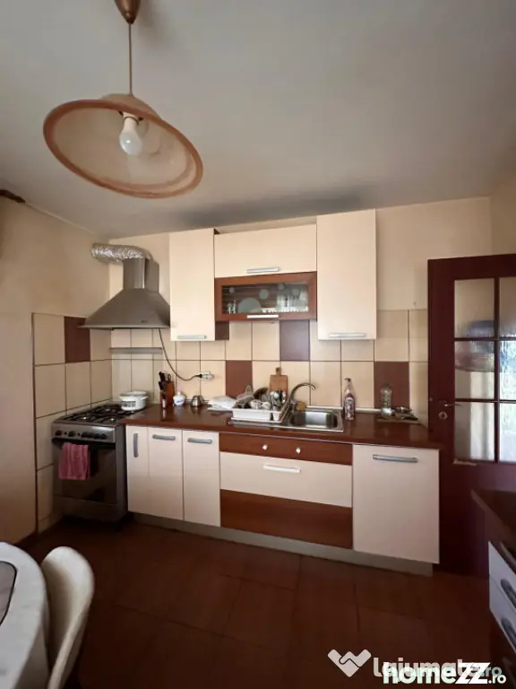 Casă de vânzare în Palazu Mare | 4 camere | Teren 655 mp - Constanta (Constanta)