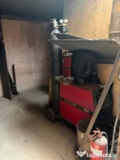 Afacere în confecții metalice cu hală, teren și utilaje 