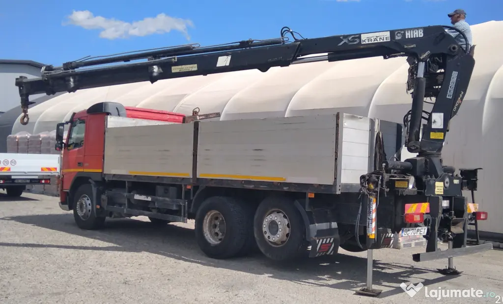 autocamion Volvo FM 62 RB Schwarzmuller, cu macara hidraulica tip HIAB