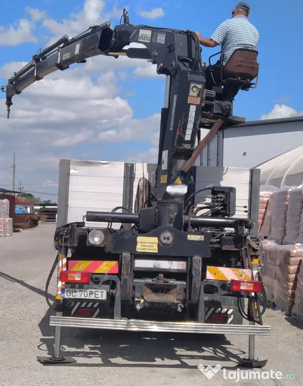 autocamion Volvo FM 62 RB Schwarzmuller, cu macara hidraulica tip HIAB