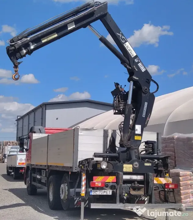 autocamion Volvo FM 62 RB Schwarzmuller, cu macara hidraulica tip HIAB