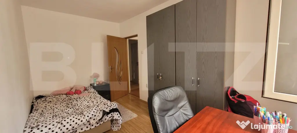 Apartament 3 camere, 50 mp, etaj intermediar, zona strazii R