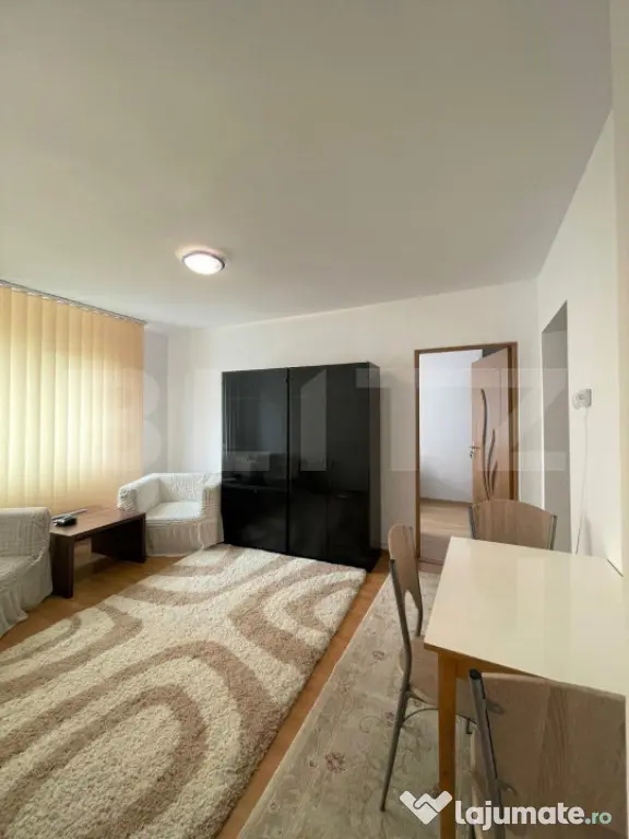 Apartament 3 camere, 50 mp, etaj intermediar, zona strazii R
