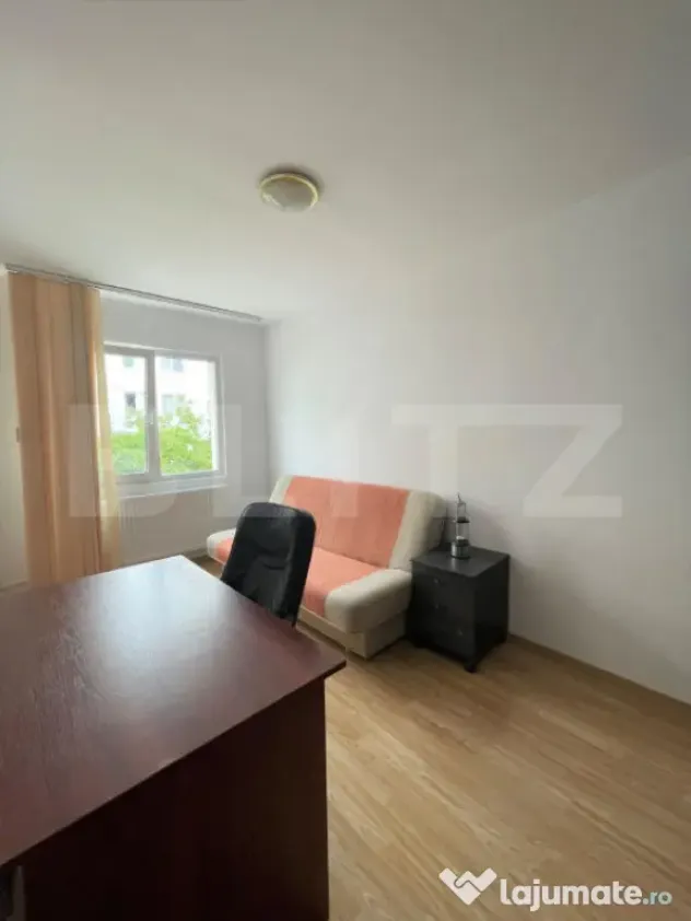 Apartament 3 camere, 50 mp, etaj intermediar, zona strazii R