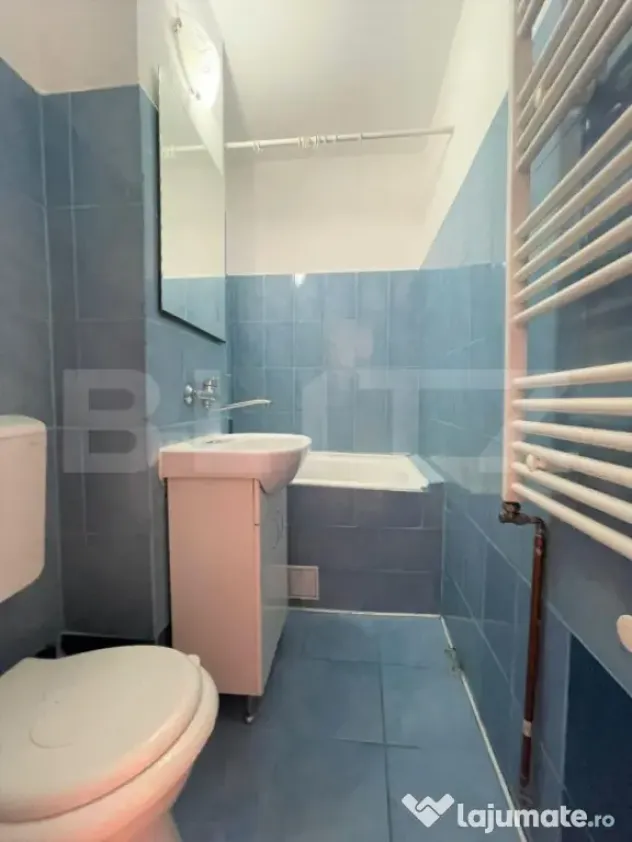 Apartament 3 camere, 50 mp, etaj intermediar, zona strazii R