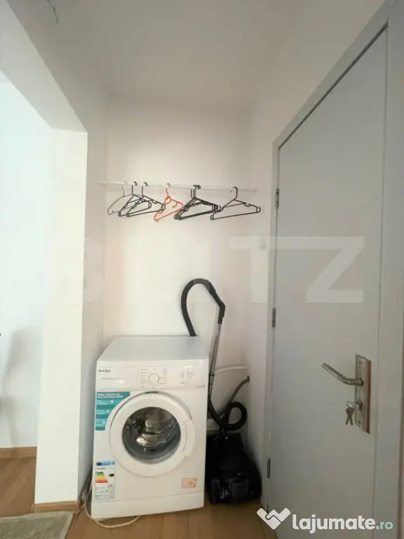 Apartament 3 camere, 50 mp, etaj intermediar, zona strazii R