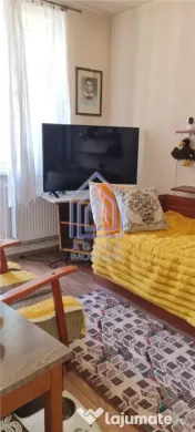 Apartament cu 3 camere - Central 