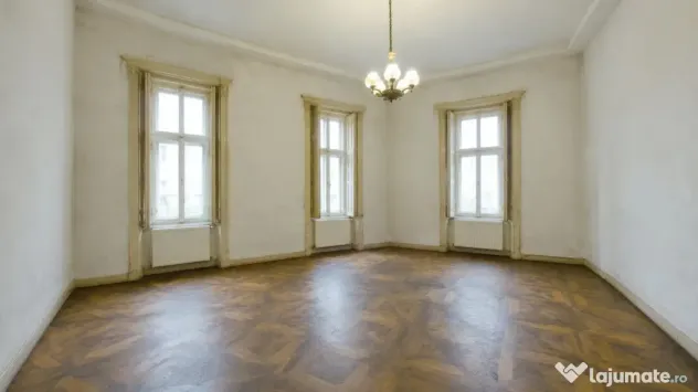 Apartament Central pe 3 niveluri construit de familia Neuman