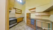 Apartament Central pe 3 niveluri construit de familia Neuman