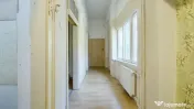 Apartament Central pe 3 niveluri construit de familia Neuman