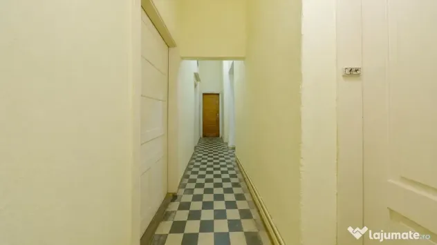 Apartament Central pe 3 niveluri construit de familia Neuman