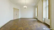 Apartament Central pe 3 niveluri construit de familia Neuman