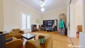 Apartament cu personalitate cu 2 camere cu terasă în centr