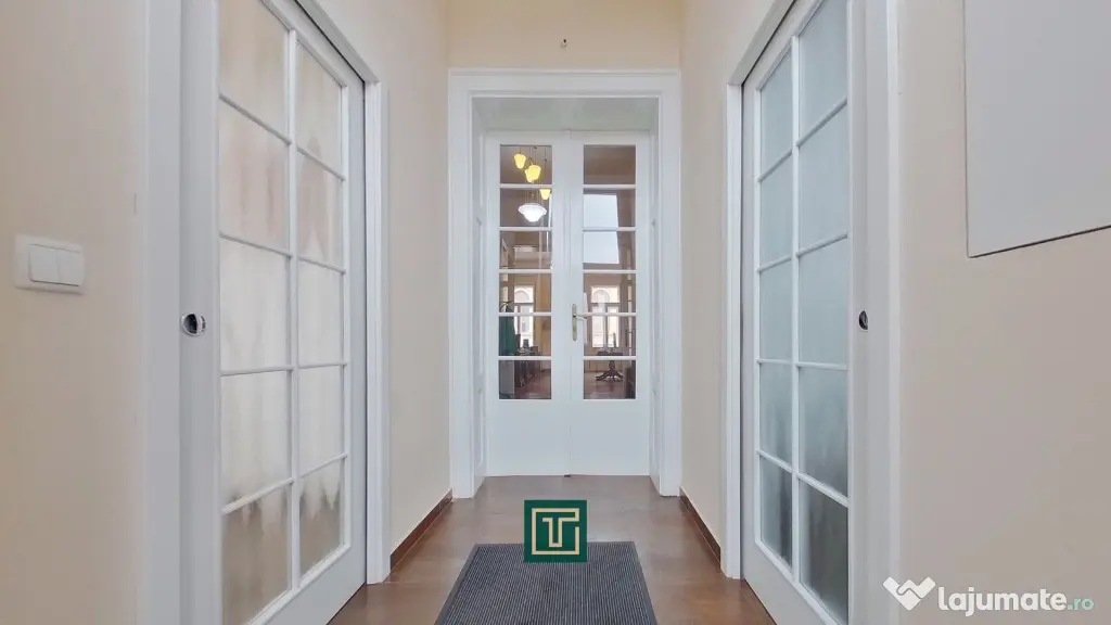 Apartament cu personalitate cu 2 camere cu terasă în centr