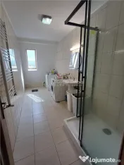 Apartament 4 camere 2 bai terasa mare de 