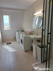 Apartament 4 camere 2 bai terasa mare de 