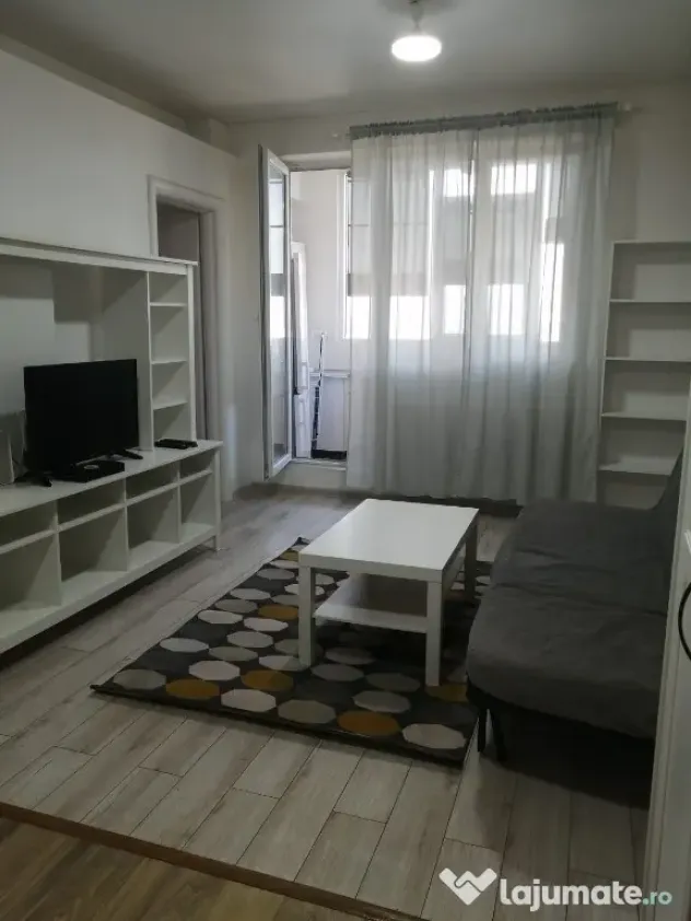 De vanzare garsoniera decomandata Militari residence