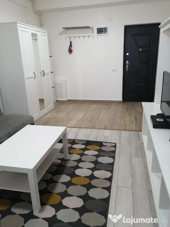 De vanzare garsoniera decomandata Militari residence