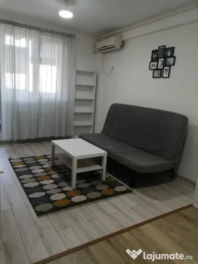 De vanzare garsoniera decomandata Militari residence