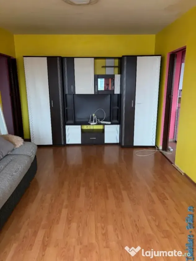 Apartament 2 camere, semidecomandat, zona centrala