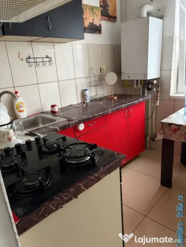 Apartament 2 camere, semidecomandat, zona centrala
