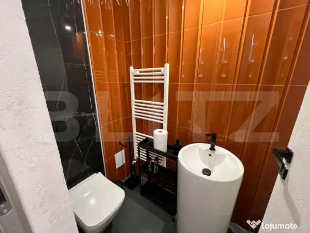 Spațiu salon, 44 mp, zona centrală