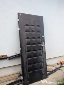 Ușă metalică de exterior pentru apartament