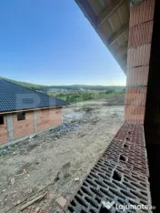 Casă la rosu, la doar 5 km de Bistrița, într-o zonă lini 